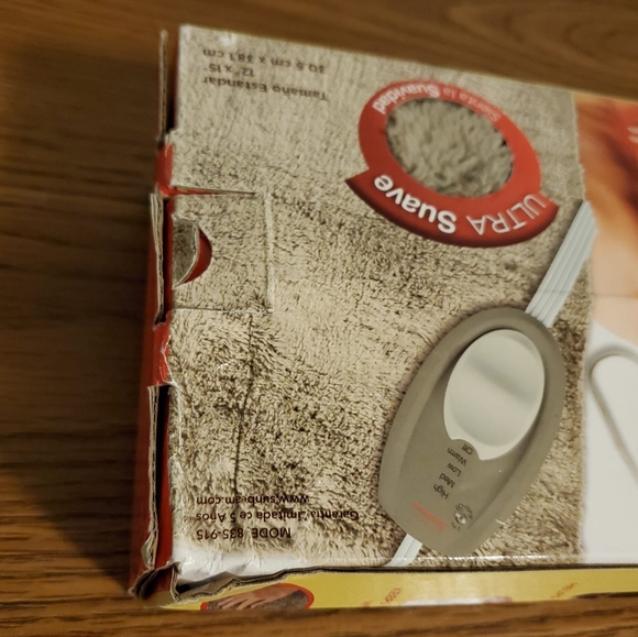 Sunbeam, Ultra Soft Heating Pad with 4 heat settings. New In Box - Picture 15 of 16